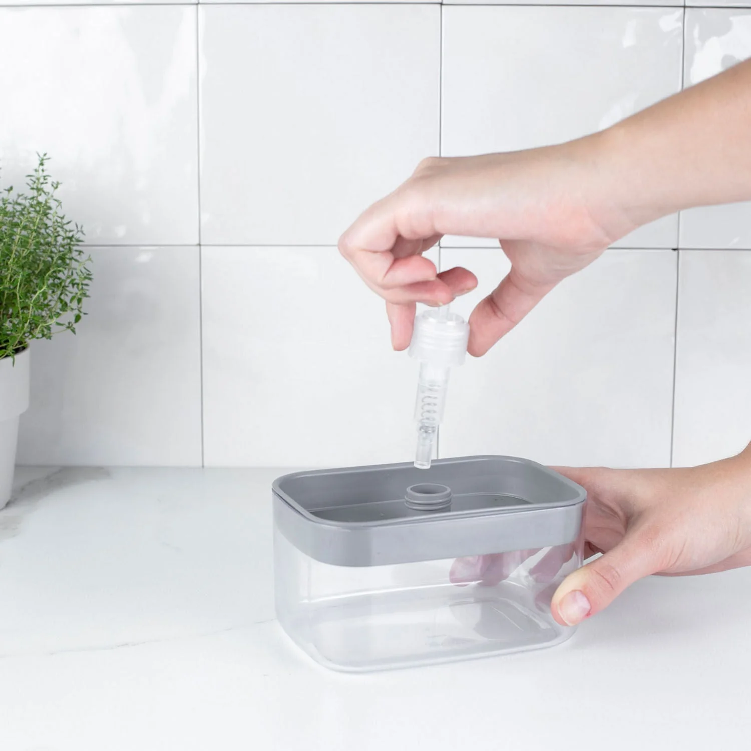 Dispenser para detergente porta esponja Ou 550ml Linha Trium
