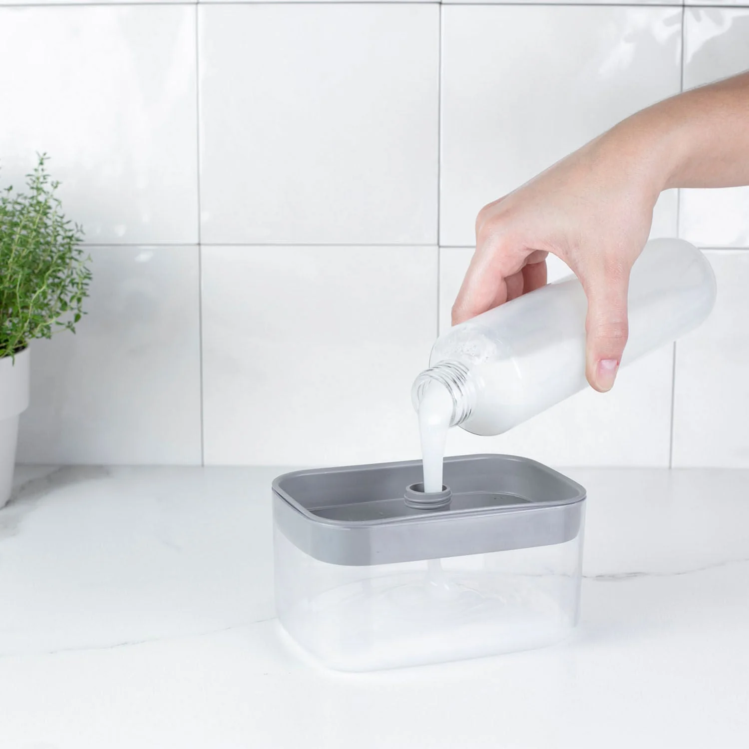 Dispenser para detergente porta esponja Ou 550ml Linha Trium