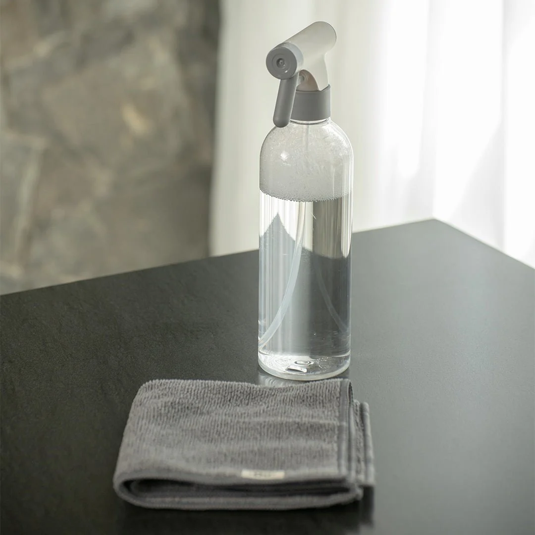 Kit Borrifador e Panos de Limpeza em Microfibra Linha Flow