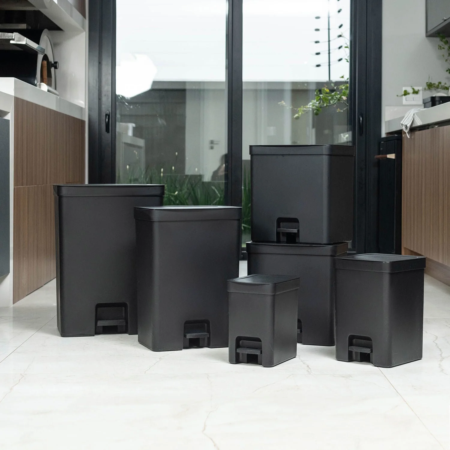 Lixeira com pedal Ou 30L Linha Trium